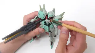 軽くホコリを払う
